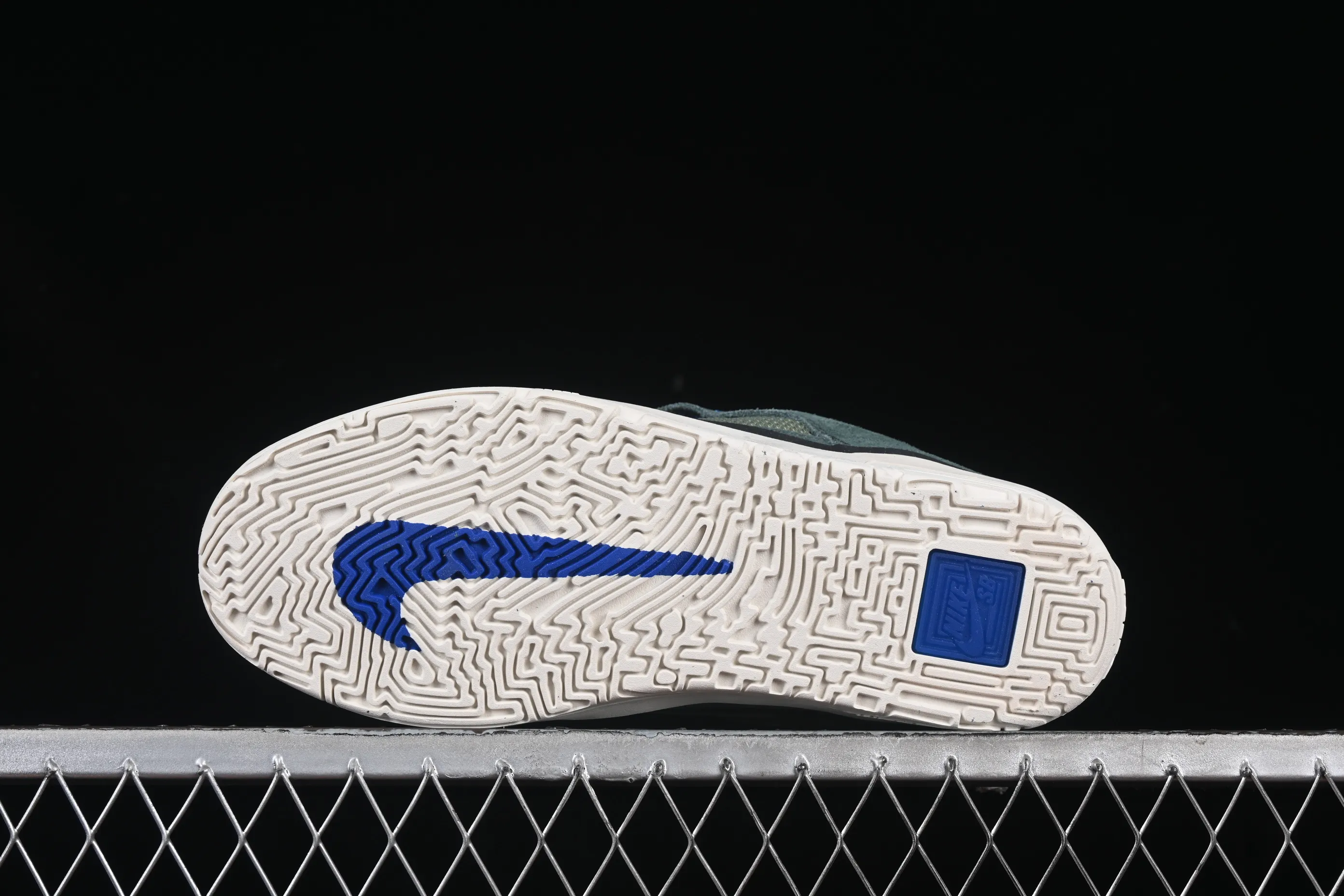 All categories Nk SB Dunk series Nk SB Dunk Low low-top sneakers Nk SB Day One Nike low-top casual sneakers FN4210-300